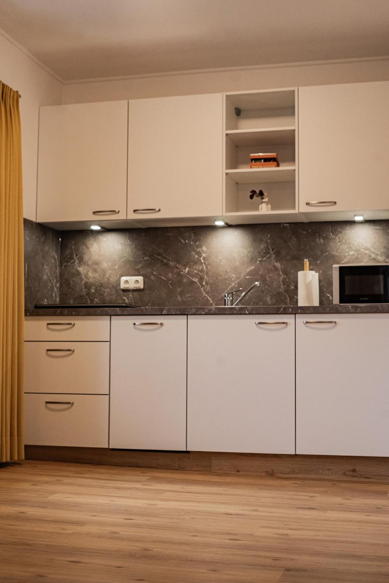 Holly Gmbh * Бад Александерсбад
